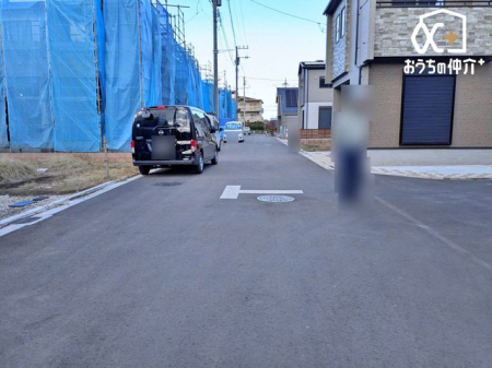 ���n�O�ώʐ^ ������悤�Ȑ��w�i�ɁA���X�ƘȂޓ@��́A���z�̉��b�𑶕��Ɏ󂯂�B�L�т₩�ŊJ���I�Ȓ��]�ƁA�����Ղ�ƍ~�蒍���z���ɁA�����ɏZ�܂��ґ�������Ǝ������Ē����܂�