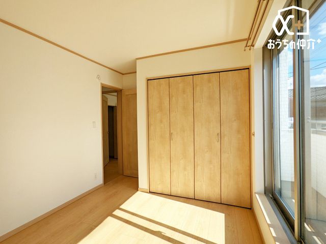 q qɃIXXȖ5.25m̗lqB傫߂̃N[[bgtĂ邽߁Aql̕׋Eߗޓ֗Ɏ[\łB