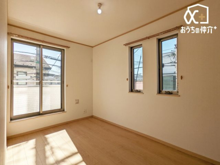 ̑ y2ʍ̖̌邢mzʍ̌Ŗ邳܂BLXƂŉƋ̔zuR݁BqAd̃Xy[XɂœKłB