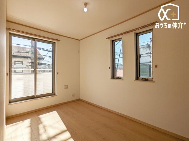 ̑ y2ʍ̖̌邢mzʍ̌Ŗ邳܂BLXƂŉƋ̔zuR݁BqAd̃Xy[XɂœKłB