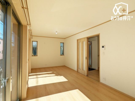 rO ƑRƏW܂PSrO̗lqłB \t@[e[uuĂƂ̂LXƂrOłB