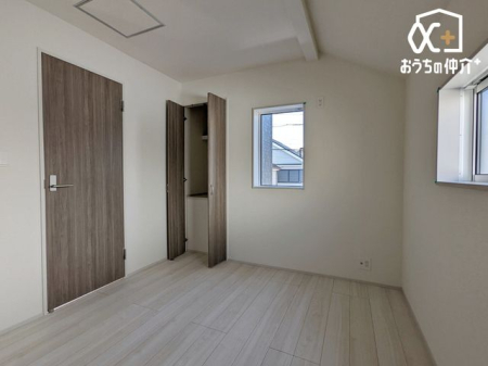 q qɃIXX5.15m̗lqBN[[bgtĂ邽߁Aql̕׋EߗށEQ֗Ɏ[\łB