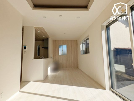 rO ƑRƏW܂15.0rO̗lqłB Cɓ̃\t@[e[uuĂCɓ̋ԂɁB