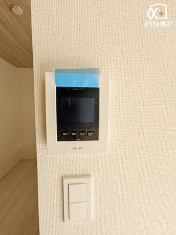 ̑ hƖʂłSTVj^[tC^[złB