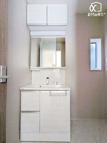 ʑEʏ Vv[hbT[tʑŁAZ̎xxX[YłI