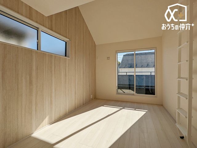 Q Qɂ߂7.28mIoRj[ɖʂ邢ŊJ܂B