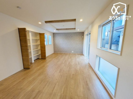 ���r���O -