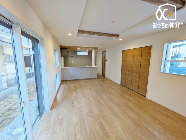 ���r���O -