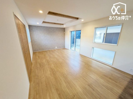 ���r���O -