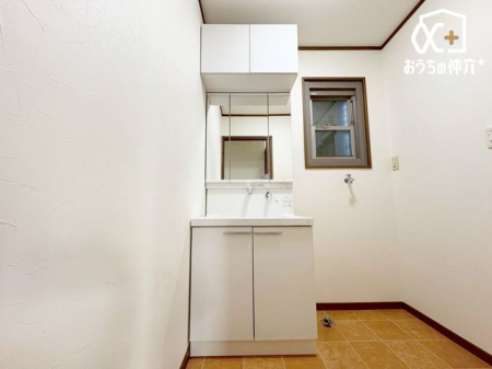 ʑEʏ ̂ʏ́AVvłȂ@\IȃfUCBL߂̃Xy[XƎ[[ĂA̐gxx₨ꂪX[Yɍs܂B