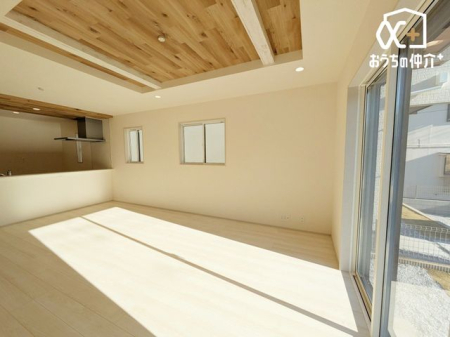 rO ؖڒ̏ƓVŁA邭͋CL܂B