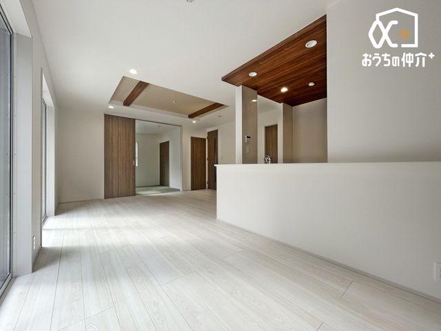 ���r���O -