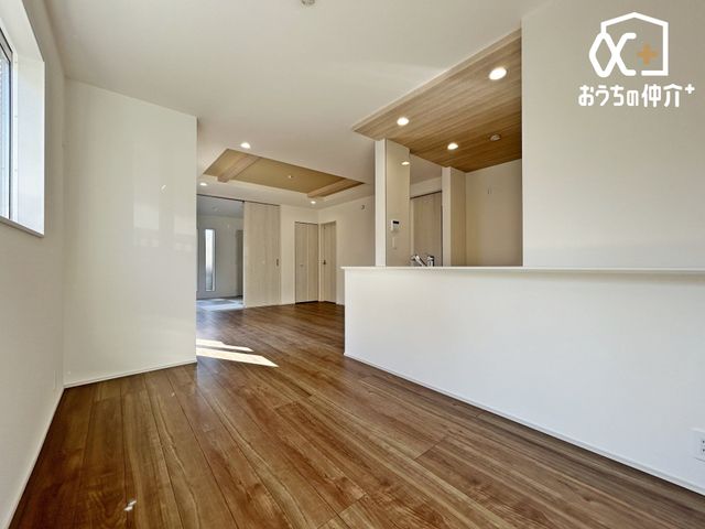 ���r���O -