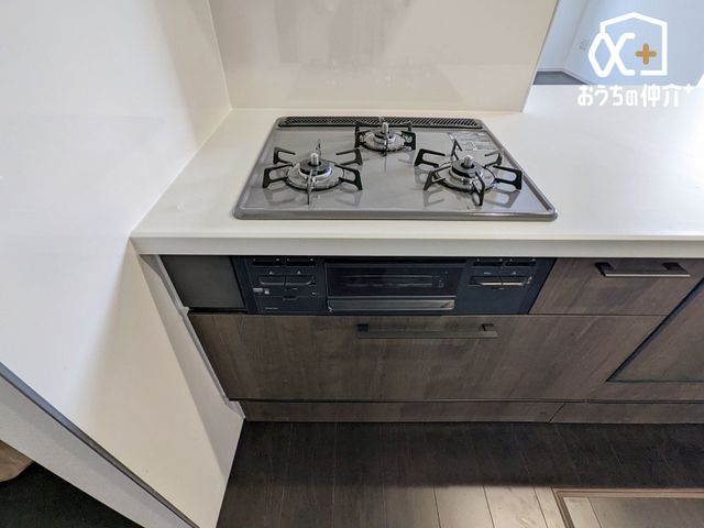 �L�b�`�� �����ɒ������ł��Ă��������͂��ǂ�3���R�����̃L�b�`���ł��B�������͖����̂��ƂȂ̂Ō����ǂ����������ł���̂͊������ł��ˁB