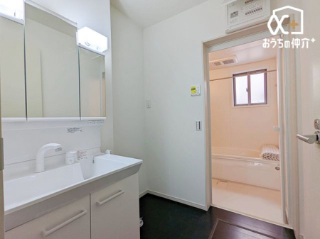 ���ʑ�E���ʏ� �L�X�Ƃ��������h���[�X�y�[�X�ł��B���ʑ�Ɨ����̂��΂ɐ���@������z�u�͂ƂĂ��֗��ł��B