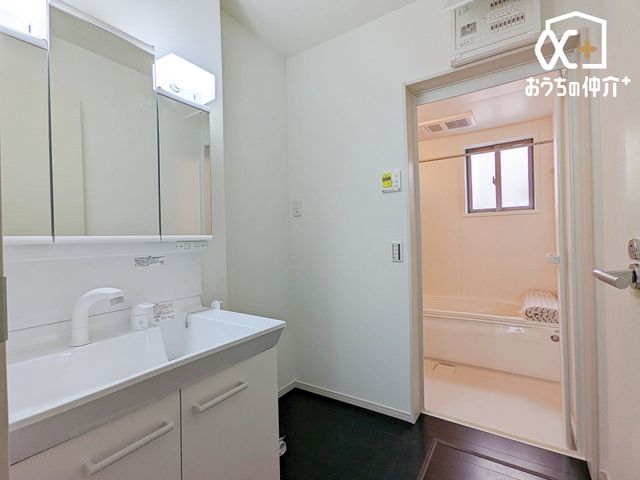 ���ʑ�E���ʏ� �L�X�Ƃ��������h���[�X�y�[�X�ł��B���ʑ�Ɨ����̂��΂ɐ���@������z�u�͂ƂĂ��֗��ł��B