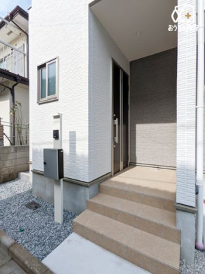 ���� �O���猩�����ւ܂��̗l�q�ł��B���񌻒n�ɑ����^��ł����������������������B