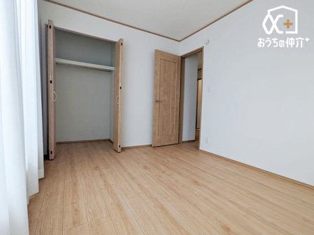 q qɃIXXȂUm̗lqBN[[bgtĂ邽߁Aql̕׋Eߗޓ֗Ɏ[\łB