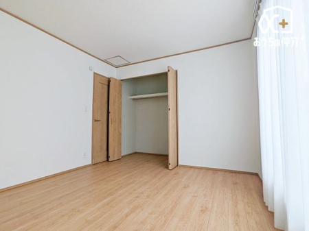 Q QɃIXXȂVm̗lqłBN[[bgtĂAQEߗޓLxɎ[\ȐQłB