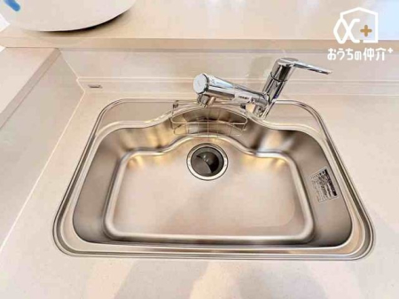 �L�b�`�� �L�X�Ƃ����V���N�̗l�q�ł��B�􂢕�������V���N�́A�����̐􂢕����y�������Ă���܂��B