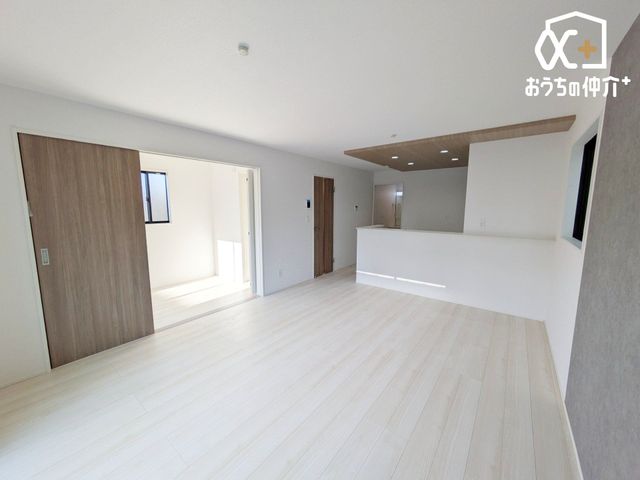 ���r���O -