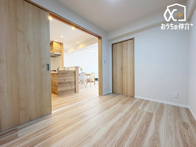 �q������ -