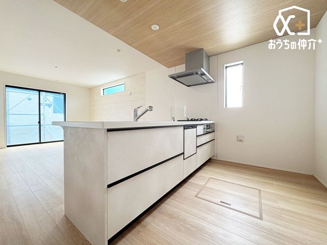 Lb` ؖڒ̐܂艺V䂪ANZgɂȂI[vLb`