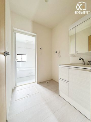 ʑEʏ ̂ʏ́AVvłȂ@\IȃfUCBL߂̃Xy[XƎ[[ĂA̐gxx₨ꂪX[Yɍs܂B