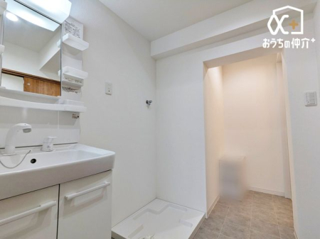 ʑEʏ @u̗lq@̂X[YɍsłˁIɎ[IȂǂݒuāAKőfGȋԂ艺B