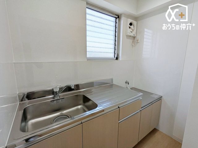 Lb` ԂLpłLb`łBLb`߂Xy[X͎RƃRpNgɂȂĂ܂B_CjOZbg߂΁AzVyɂȂƑƂĂgłˁI