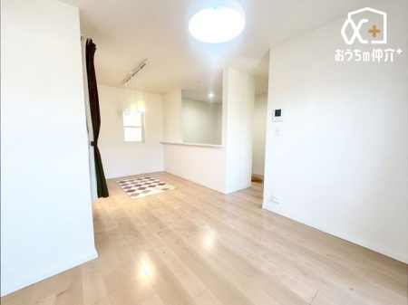 rO Ƒ݂Ȃu₩Ɍ₩ɉ߂悤ɁAD荞񂾃rO_CjOB摜͉ƋC[WƂȂ܂B