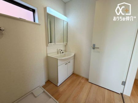 ʑEʏ iƗʁjBƗʑ̈ג̎xx͂Ƒ傫ȃXy[XŁB