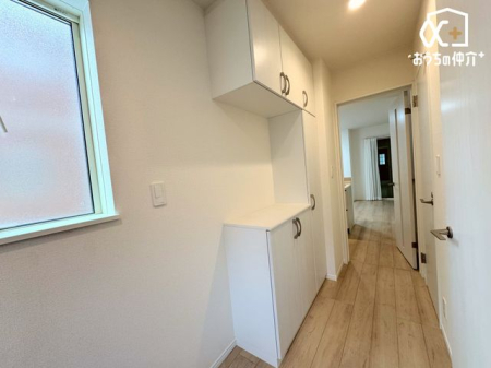  `E`Entrance`E`CifUCւ́AZޕ̖𖞂NIeBBA邲ƑAKC悭}E炬ɖԂ\Ă܂B