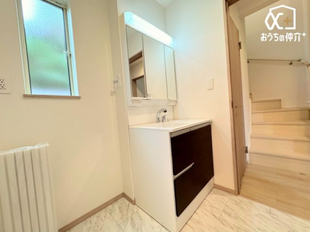 ʑEʏ `Wash room`̍Qԑтł]TĎxxłLpE_[[B[LxȂ̂ŌڂXbLƐڂł܂B