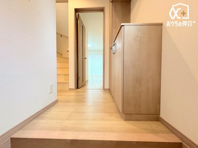  `E`Entrance`E`CifUCւ́AZޕ̖𖞂NIeBBA邲ƑAKC悭}E炬ɖԂ\Ă܂B