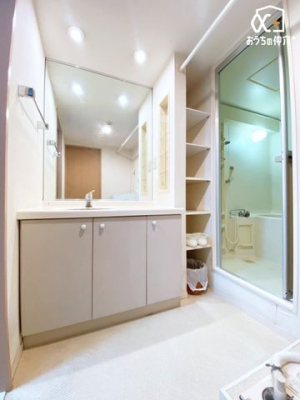 ���ʑ�E���ʏ� �I����[�X�y�[�X���[�����Ă���E�ߏ��́A�^�I�����܂��������萮���ł��A��������ۂĂ܂��B