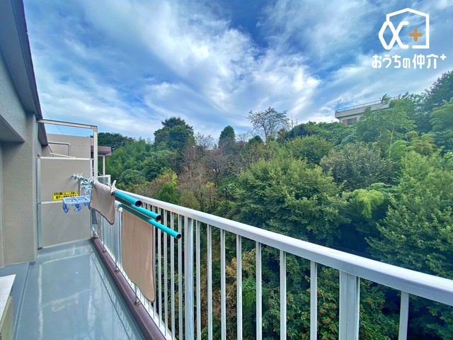 �o���R�j�[ ��y�Ɋy���ރv���C�x�[�g�X�y�[�X�B���󕨂����������ł͂Ȃ��A������Ƃ����C���e���A��A����u���āA���������̏����Ȗ����̋�ԂɁB