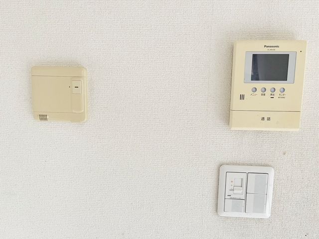 ̑ hƖʂłSTVj^[tC^[złB