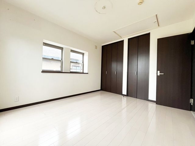 Q QɃIXXȖVm̗lqłB[EN[[bgtĂAQEߗޓLxɎ[\ȐQłB