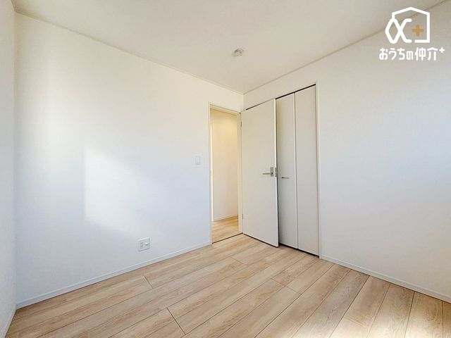 ���r���O ���r���O