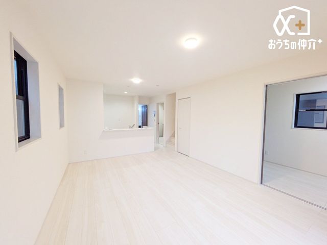 ���r���O -