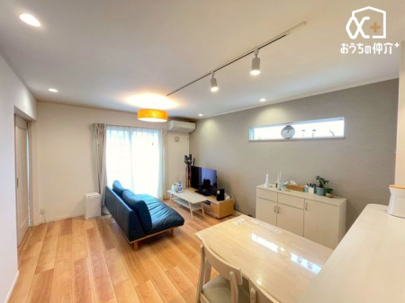 rO `Living`Ȃɂz郊rO͋CǂłˁBJ[ŎdグbNXԂłI