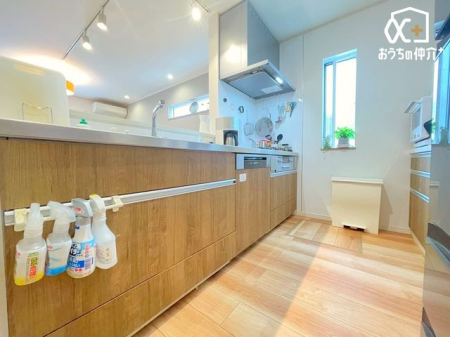 Lb` `Kitchen`Ԃ̗ǂLb`@JɂgŐ[ꂢȏԂłBtH[ȂĂ\Ɏgpł܂B