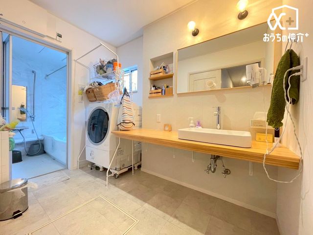 ʑEʏ `Wash room`̍Qԑтł]TĎxxłLpE_[[B[LxȂ̂ŌڂXbLƐڂł܂B