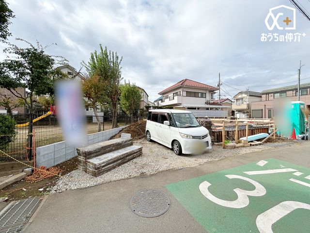  �O�ʓ��H�̗l�q