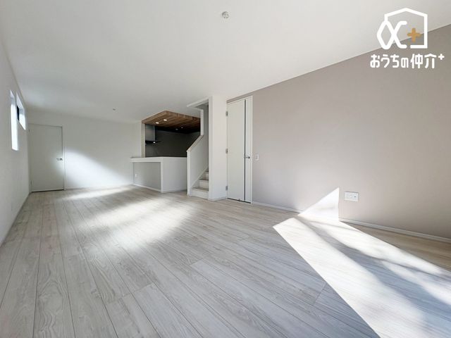 ���r���O -