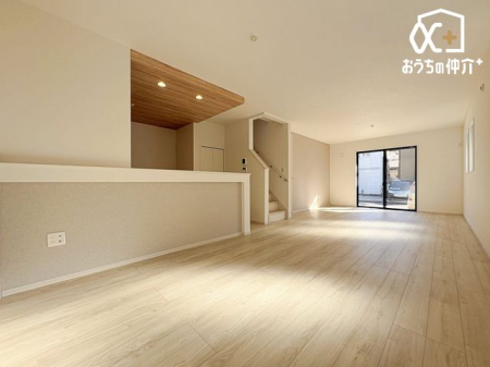 ���r���O -