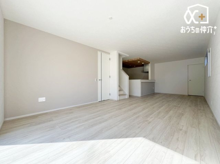 ���r���O -