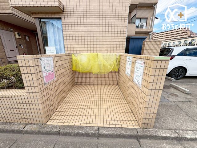 ���̑� �����ɊǗ����ꂽ�S�~�u��ł��B