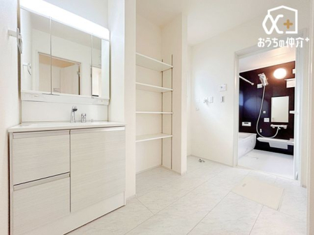 ʑEʏ ̂ʏ́AVvłȂ@\IȃfUCł